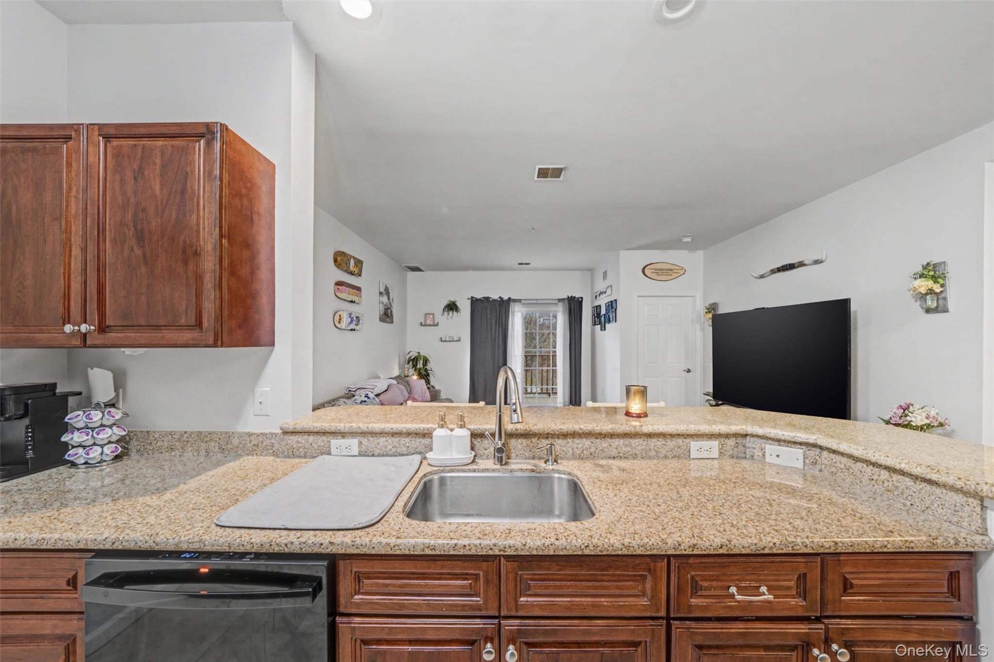 935 Tower Ridge Circle Middletown, NY 10941 - Photo 8 of 27