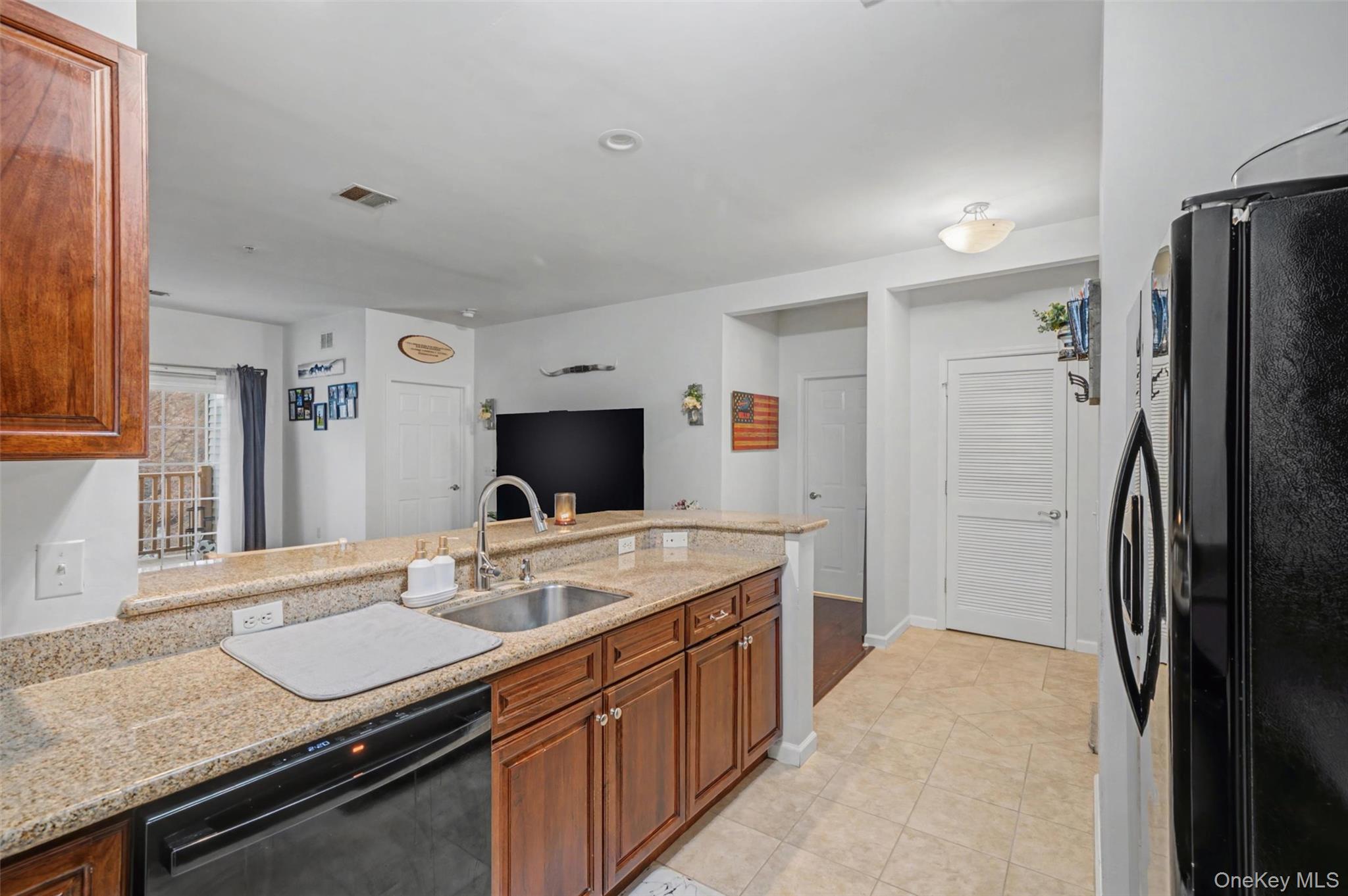 935 Tower Ridge Circle Middletown, NY 10941 - Photo 9 of 27