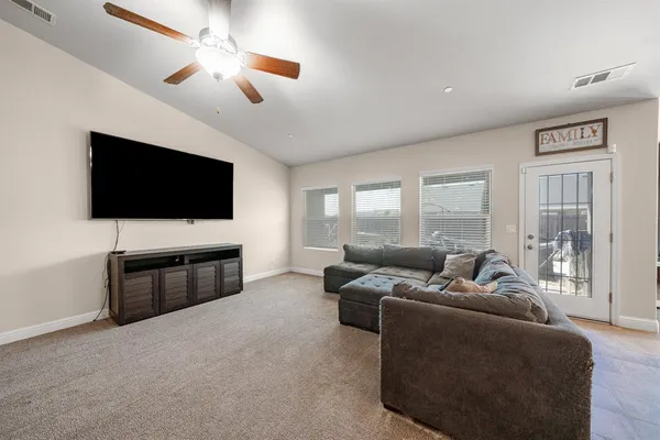 $485,000 | 3133 4th Street, Sanger, CA 93657