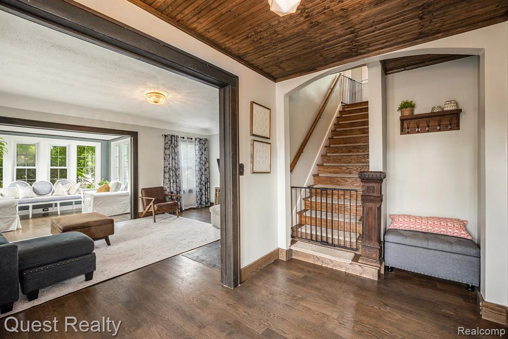 2577 John R Road Rochester Hills, MI 48307 - Photo 4 of 24