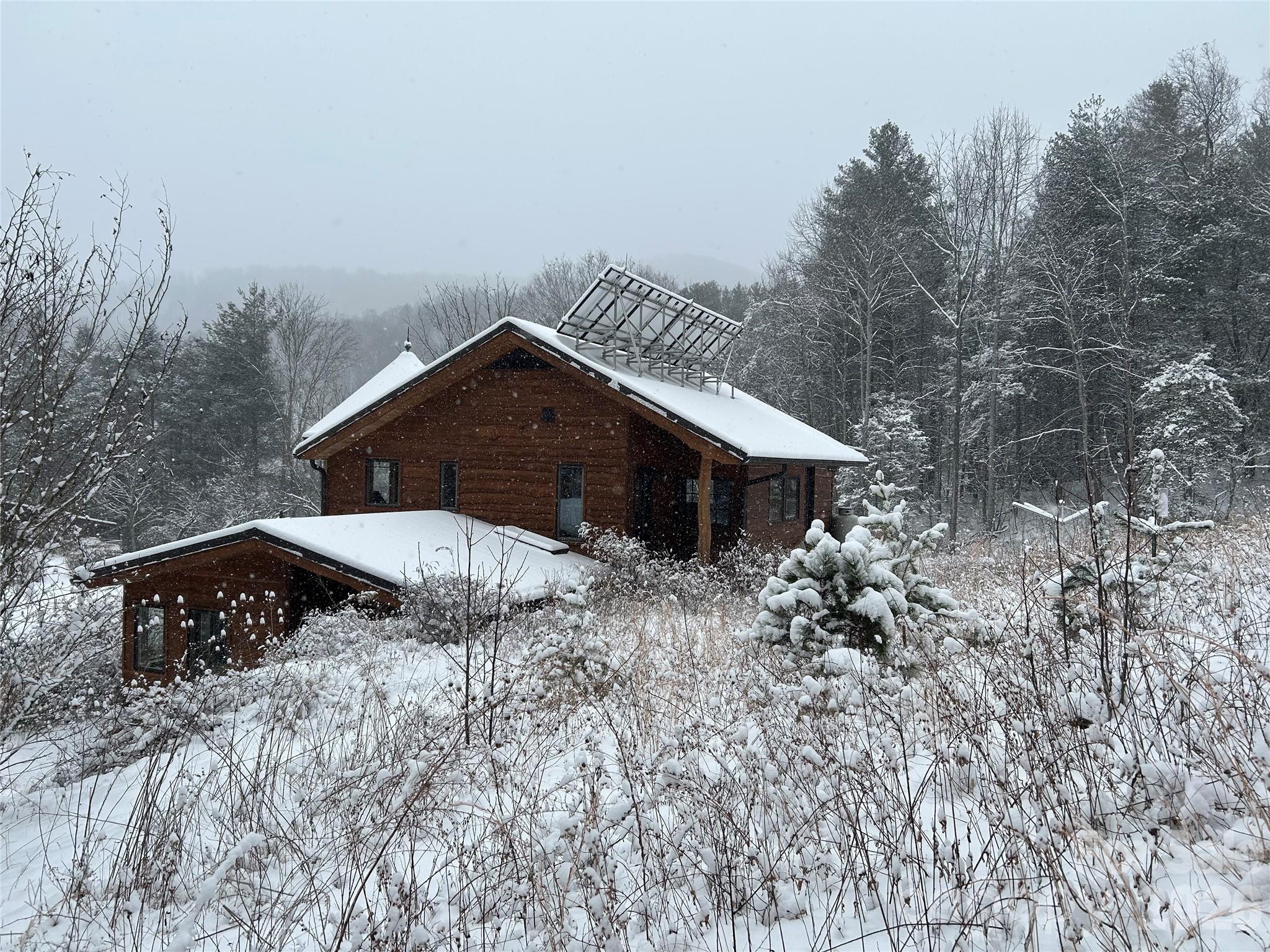 1422 Middle Fork Road Hendersonville, NC 28792 - Photo 6 of 48