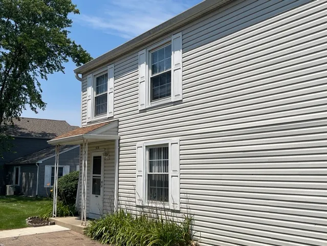 $1,800 | 423D James Court, Unit B, Glendale Heights, IL 60139