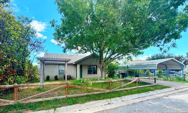 $185,000 | 133 Rio Grande Street, Uvalde, TX 78801