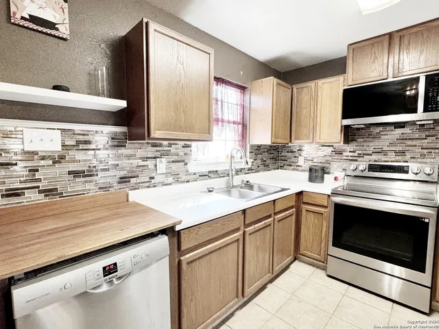 $185,000 | 133 Rio Grande Street, Uvalde, TX 78801