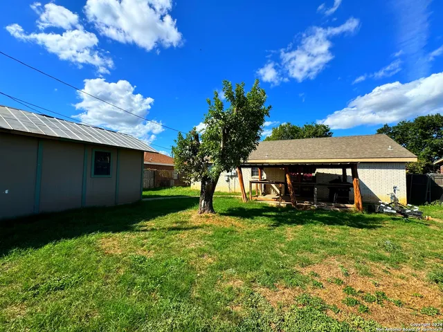 $185,000 | 133 Rio Grande Street, Uvalde, TX 78801