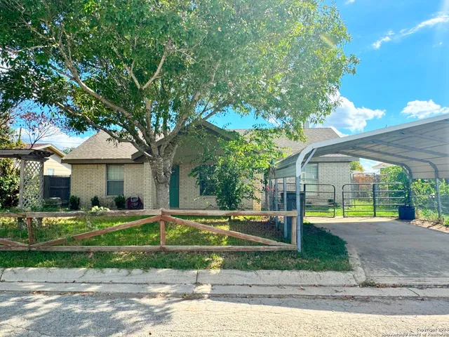 $185,000 | 133 Rio Grande Street, Uvalde, TX 78801