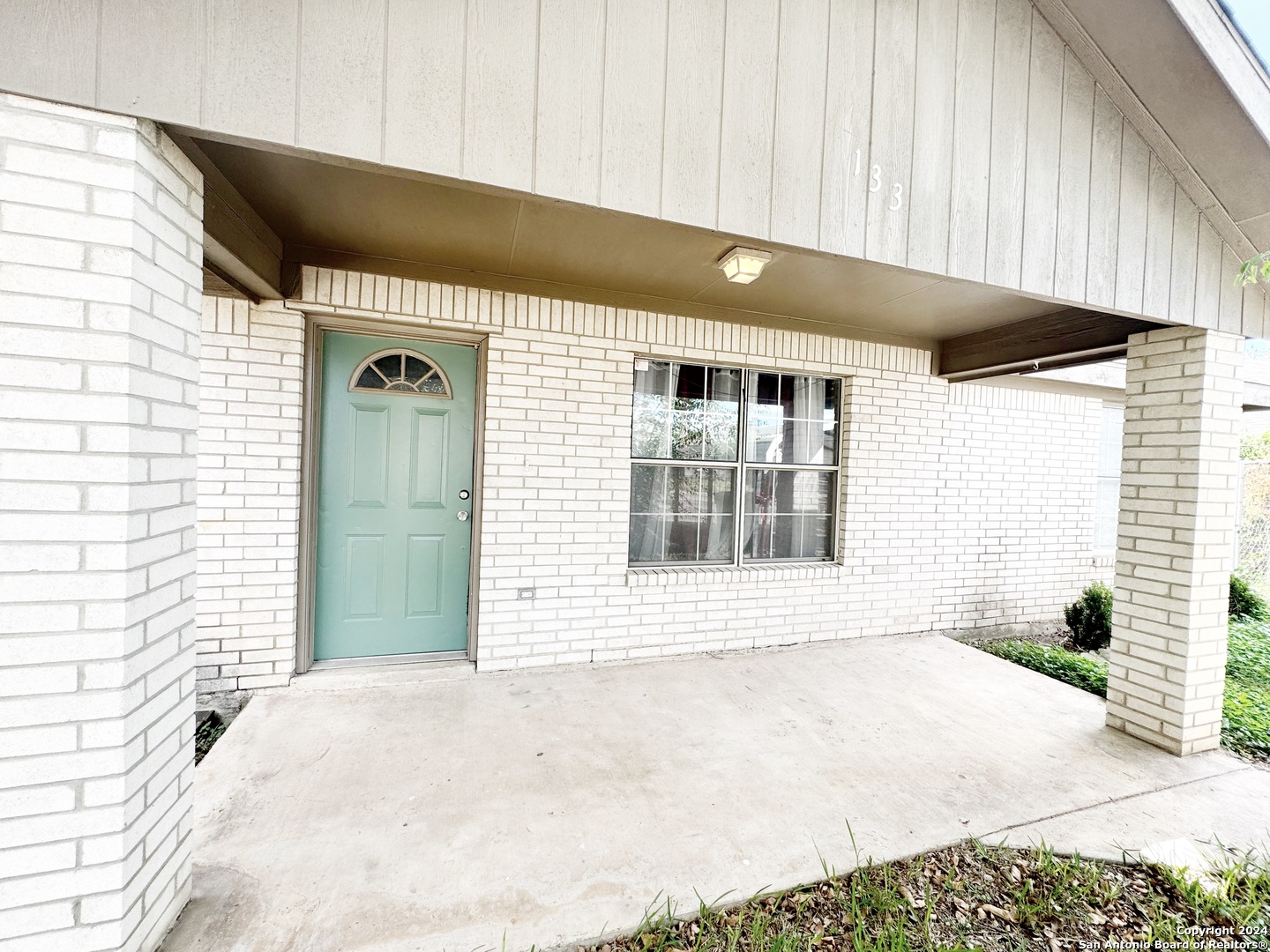 133 Rio Grande Street Uvalde, TX 78801 - Photo 4 of 28