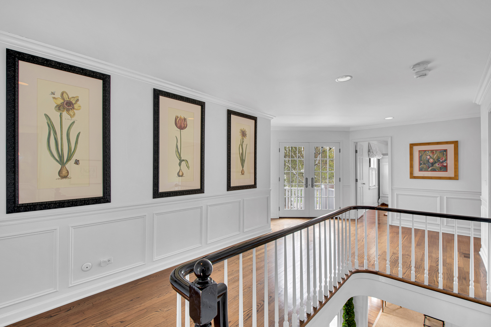 500 Douglas Drive Lake Forest, IL 60045 - Photo 19 of 34 a view of a hallway with entryway