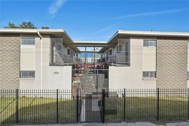 $1,050 | 2601 Carondelet Street, Unit D, New Orleans, LA 70130