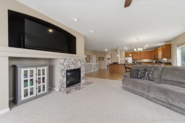 $440,000 | 3254 Spokane Way, Montgomery, IL 60538