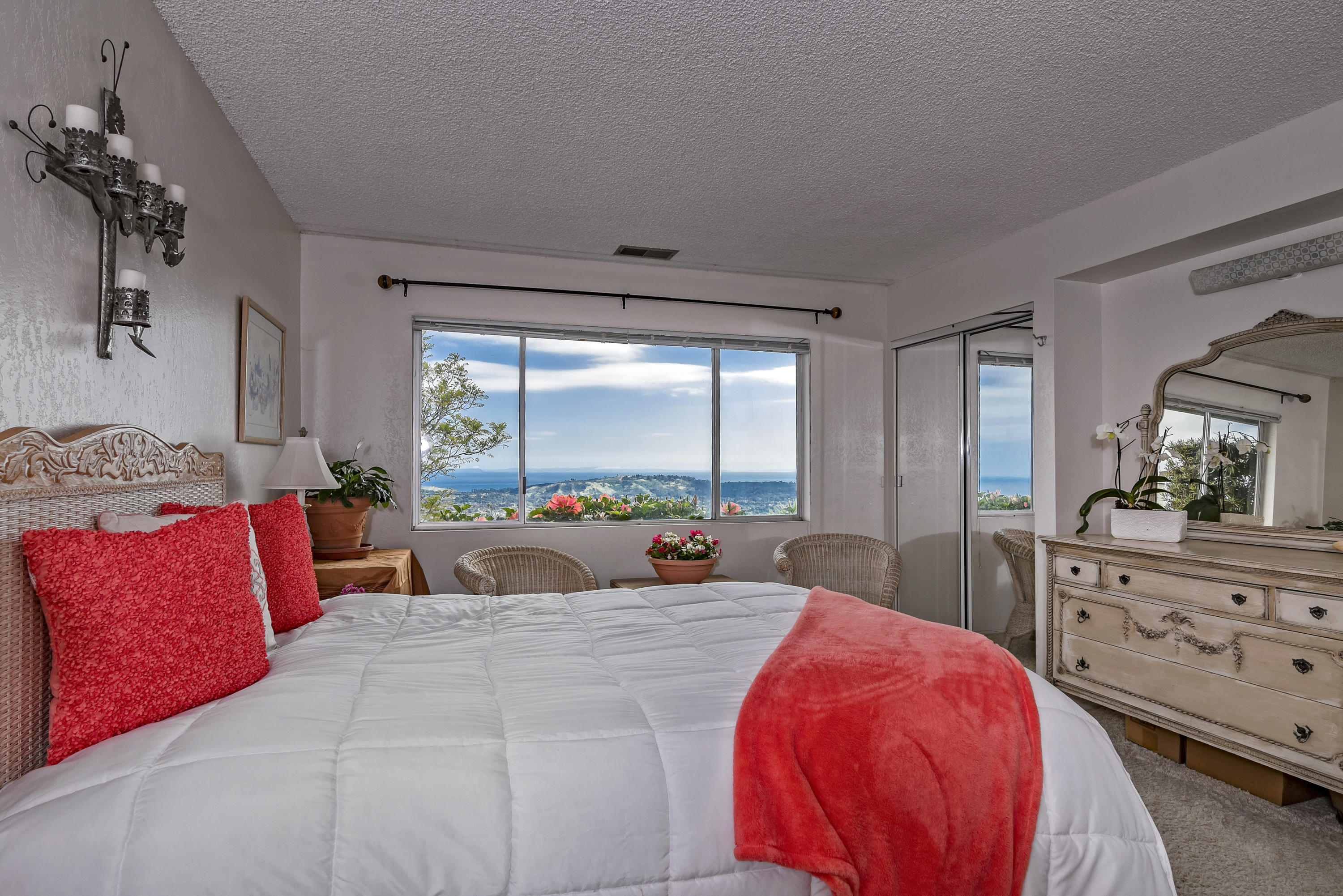 1174 Palomino Road Santa Barbara, CA 93105 - Photo 7 of 28 _TOM3287