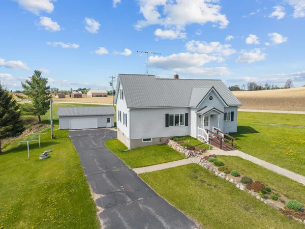 $279,900 | W9789 River Bank Road, Clintonville, WI 54929