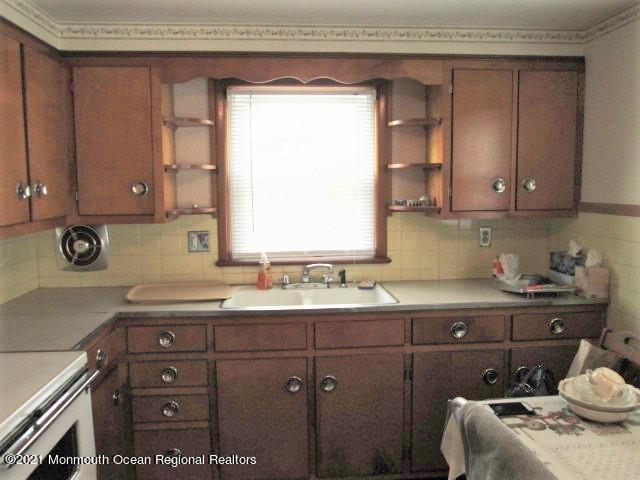 2115 Wilson Road Point Pleasant, NJ 08742 - Photo 5 of 21 Wilson lighted kitchen