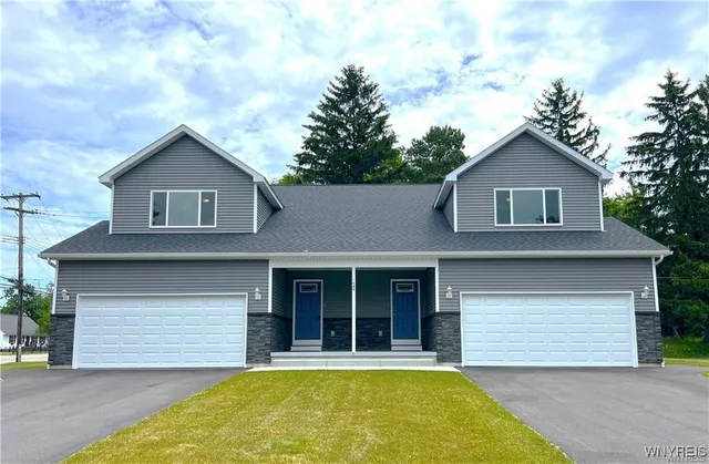 $2,500 | 1589 Center Road, Unit L & R, West Seneca, NY 14224