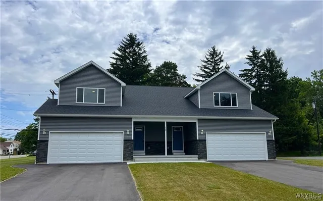 $2,500 | 1589 Center Road, Unit L & R, West Seneca, NY 14224