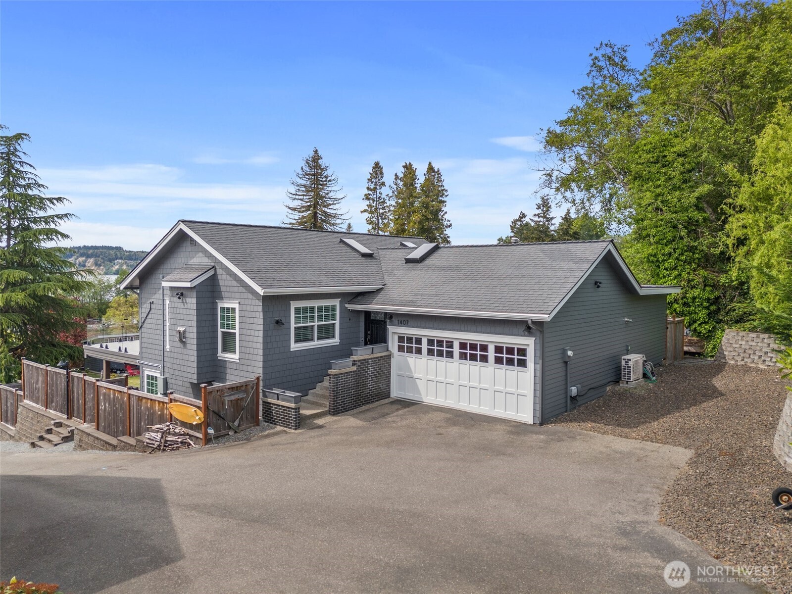 1407 Lewis Road Tacoma, WA 98465 - Photo 4 of 40 Gallery Image 4