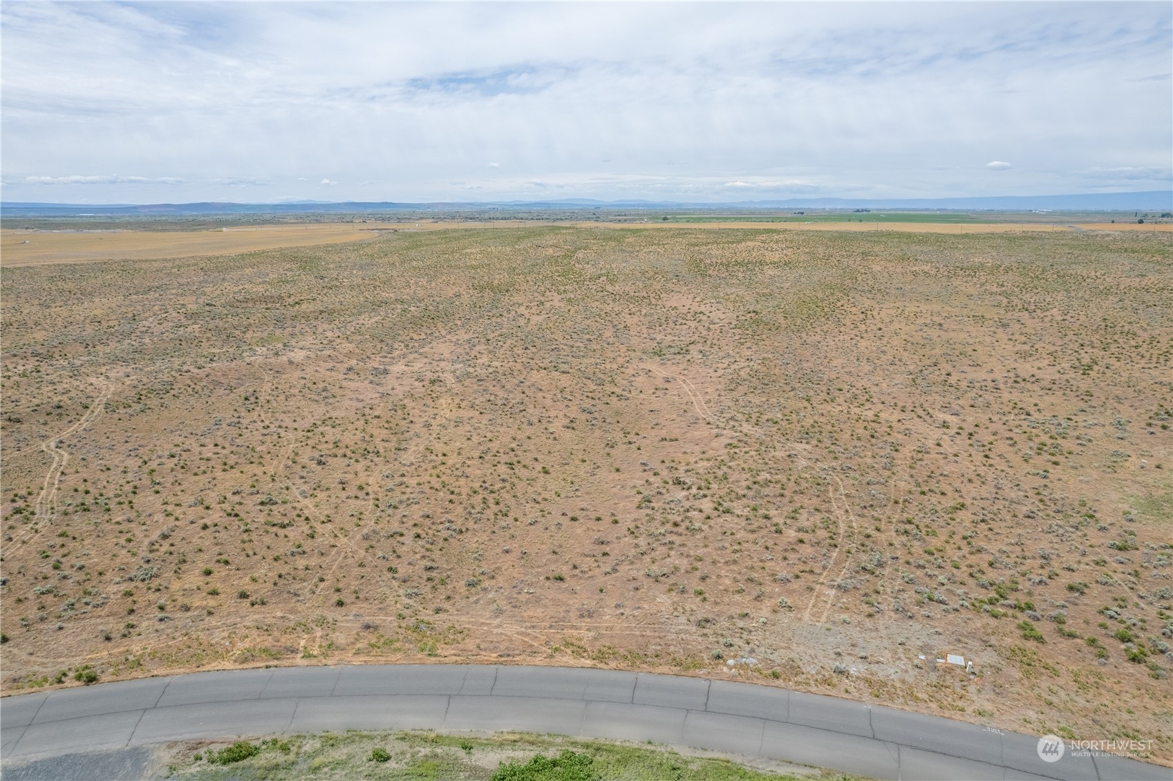 452 Southeast Desert Hills Loop Road Moses Lake, WA 98837 - Photo 3 of 22