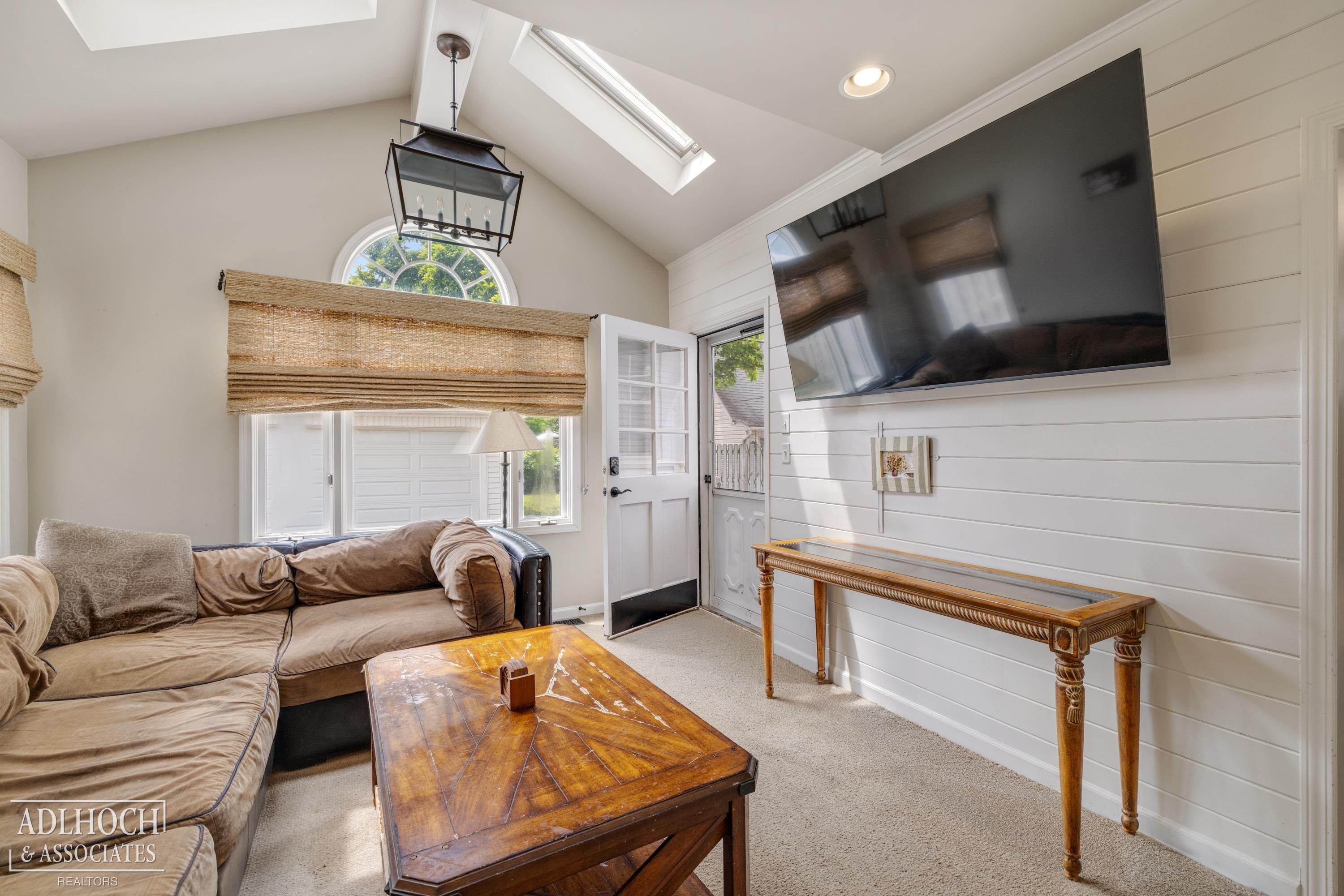 423 Moran Road Grosse Pointe, MI 48236 - Photo 11 of 23 Gallery Image 11