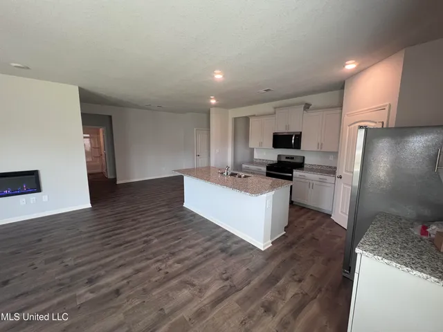 $2,400 | 8293 Gum Pond Drive, Olive Branch, MS 38654