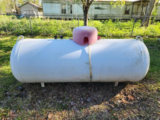 a view of entryway with a rug