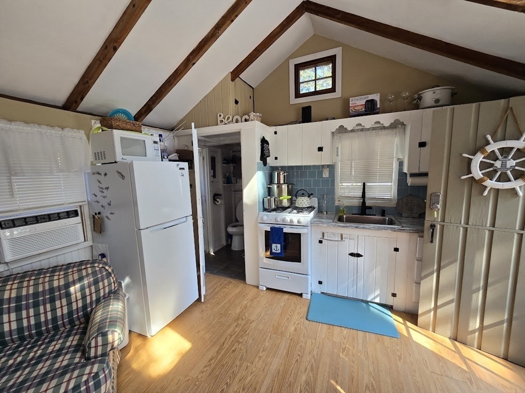 262 Old Wharf Road, Unit 7 Dennis, MA 02639 - Photo 9 of 35 Gallery Image 9