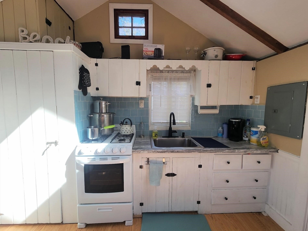 262 Old Wharf Road, Unit 7 Dennis, MA 02639 - Photo 10 of 35 Gallery Image 10