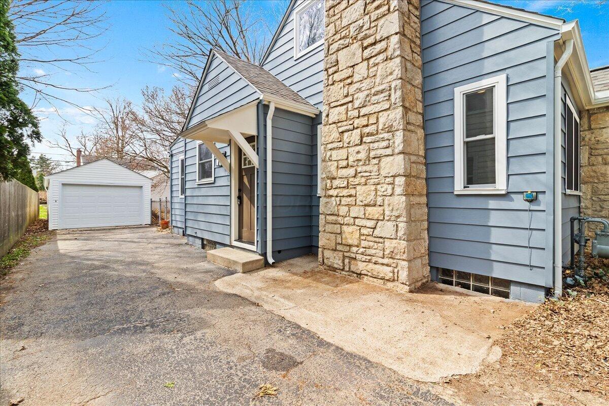 505 Fallis Road Columbus, OH 43214 - Photo 3 of 33 03-Exterior