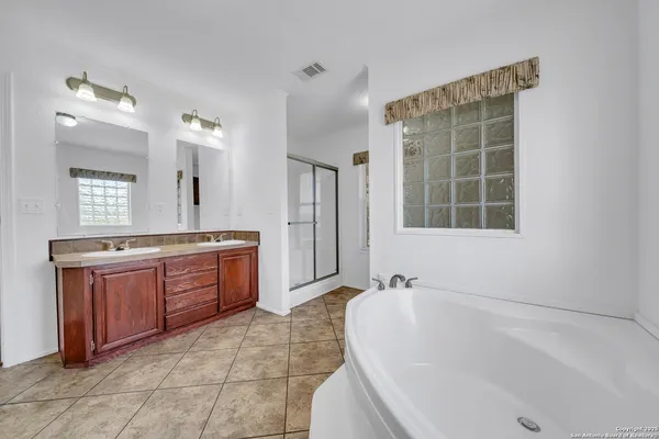$389,999 | 6 River Bluff Drive, Lytle, TX 78052