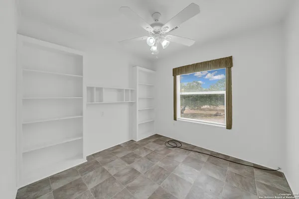 $389,999 | 6 River Bluff Drive, Lytle, TX 78052