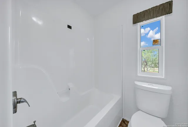 $395,000 | 6 River Bluff Drive, Lytle, TX 78052