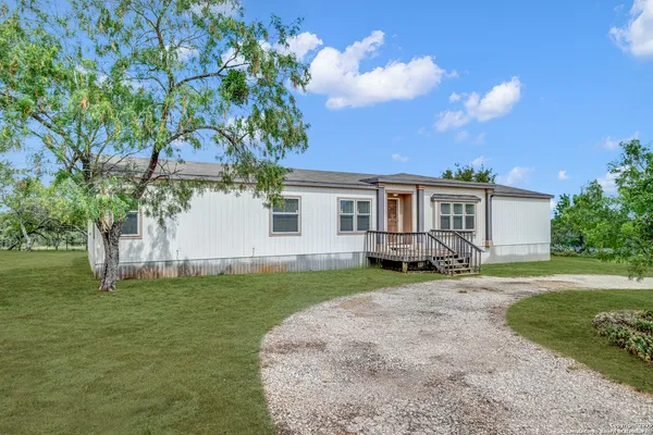 $389,999 | 6 River Bluff Drive, Lytle, TX 78052