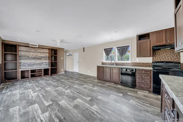 $389,999 | 6 River Bluff Drive, Lytle, TX 78052