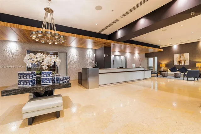 $2,800 | 60 Southwest 13th Street, Unit 2413, Miami, FL 33130