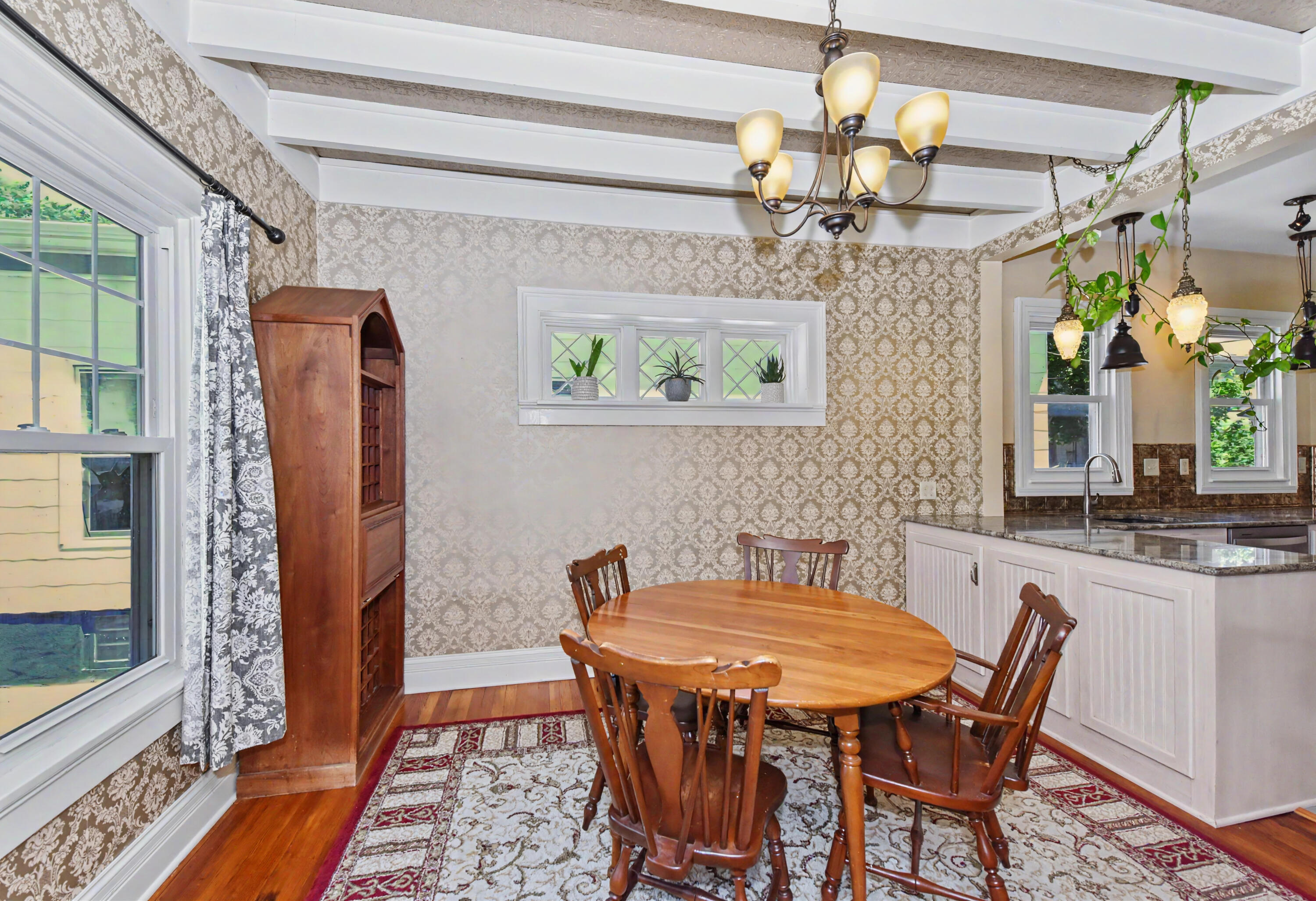 1213 College Avenue Racine, WI 53403 - Photo 11 of 54 DSC_9407