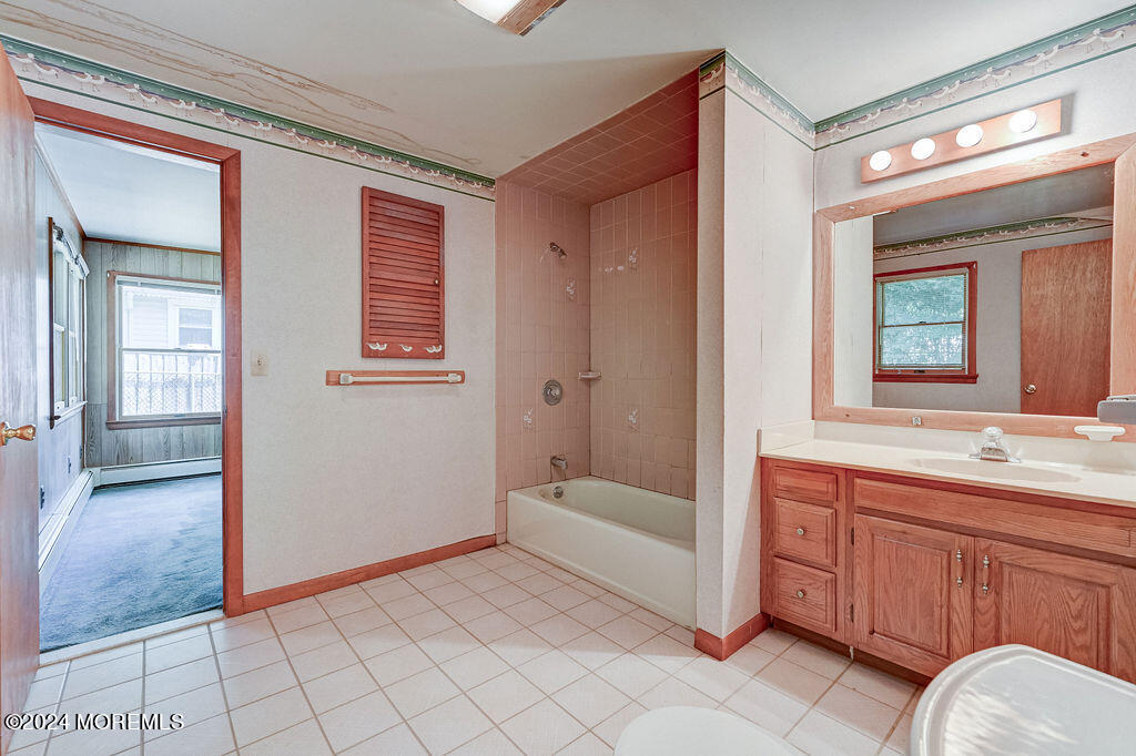 4 Spring Street Toms River, NJ 08753 - Photo 11 of 35 4_spring_st_018