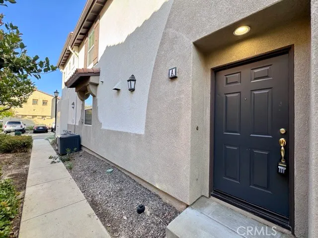 a view of a pathway of a house