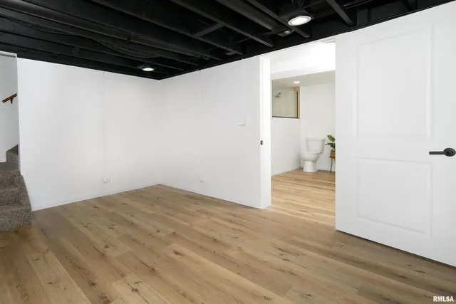 a view of empty room