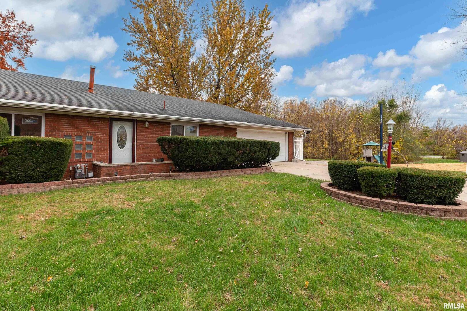 4 Maple Court Colona, IL 61241 - Photo 4 of 39 Gallery Image 4