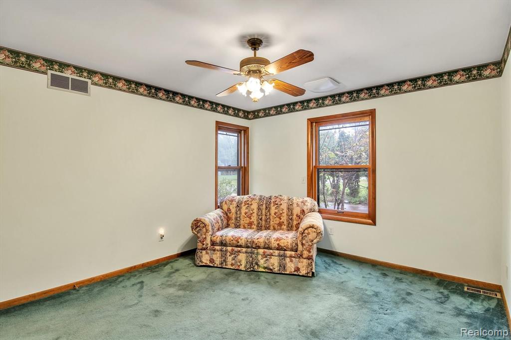 10419 Maple Road Hartland, MI 48353 - Photo 18 of 37