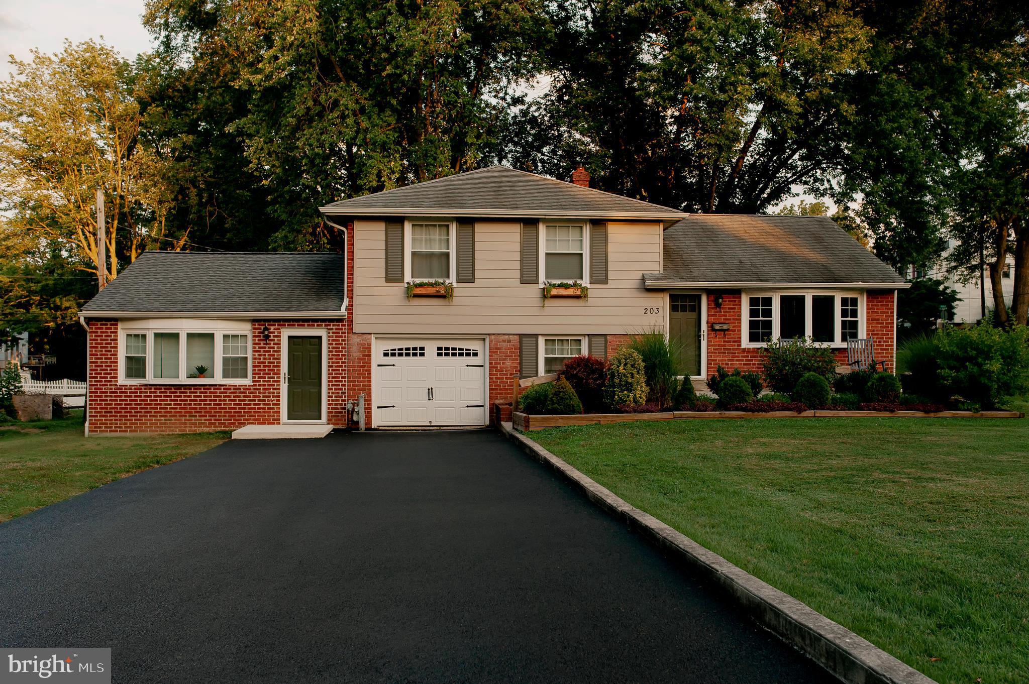 203 Cambridge Road Brookhaven, PA 19015 - Photo 1 of 22 Gallery Image 1