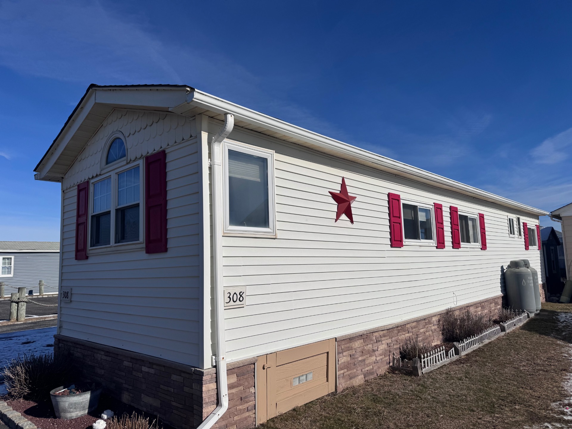 100 Deforest Road, Unit 308 Montauk, NY 11954 - Photo 3 of 16