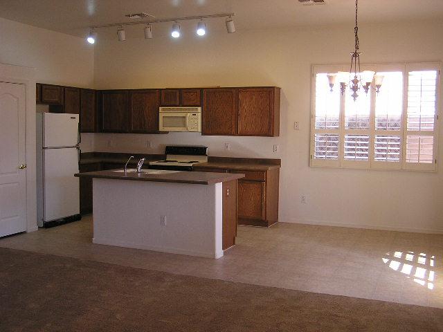 2935 East Harwell Road Gilbert, AZ 85234 - Photo 4 of 10 Kitchen