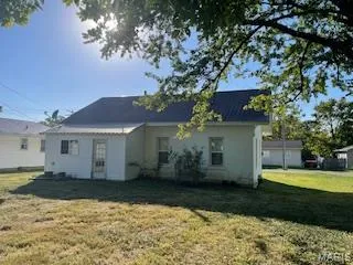 $130,000 | 215 South Cuivre Street, Bowling Green, MO 63334
