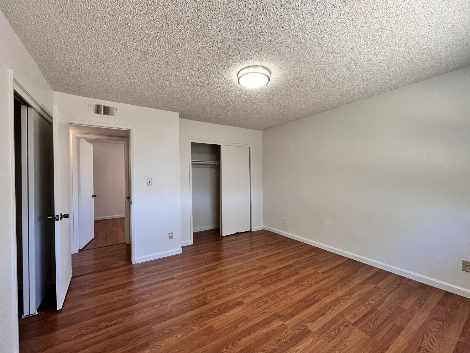 5337 West Richert Avenue Fresno, CA 93722 - Photo 10 of 15