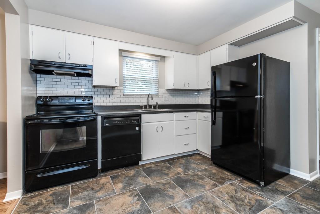 1801 Sample Road Allison Park, PA 15101 - Photo 5 of 19
