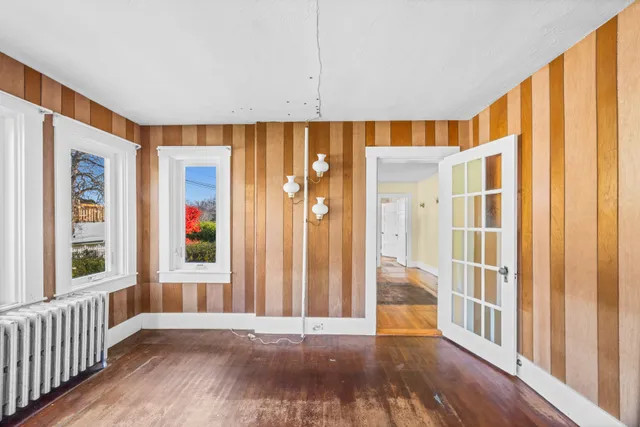 a view of entryway with interior