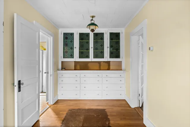 a view of an entryway of the house