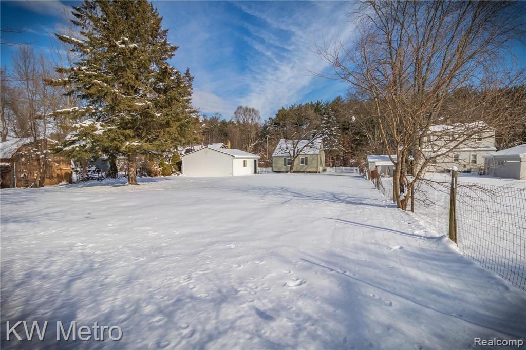 235 Eleanor Road Highland, MI 48356 - Photo 28 of 28