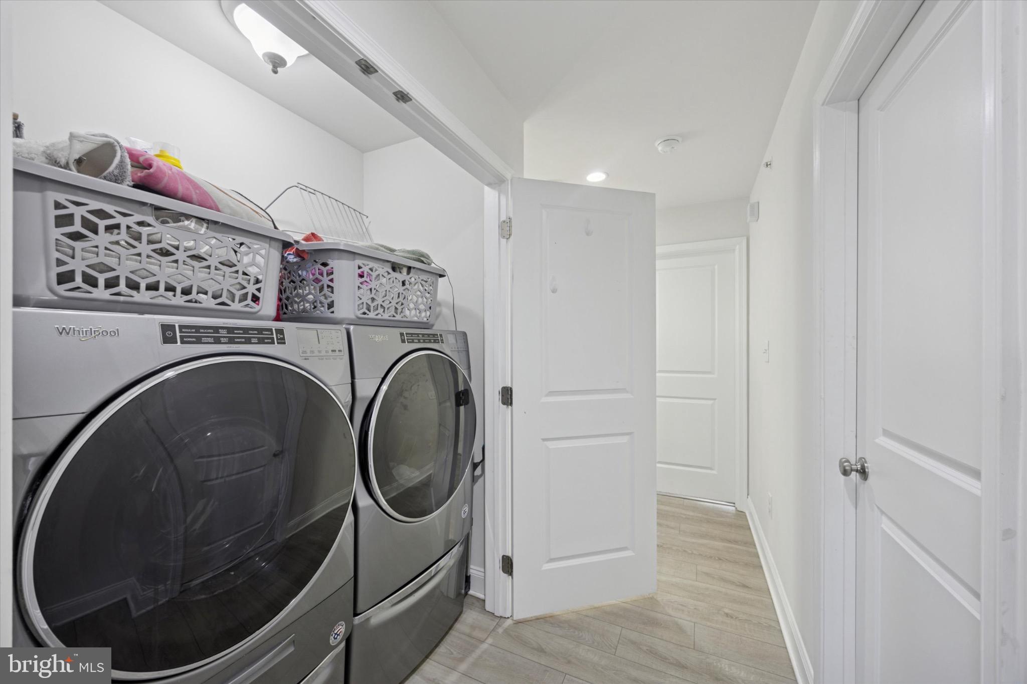 213 Corvus Circle Media, PA 19063 - Photo 18 of 34 a utility room with dryer and washer