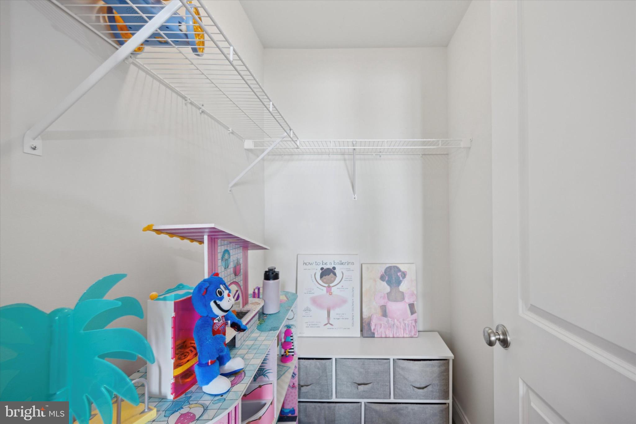 213 Corvus Circle Media, PA 19063 - Photo 25 of 34 a room with toys and wall view